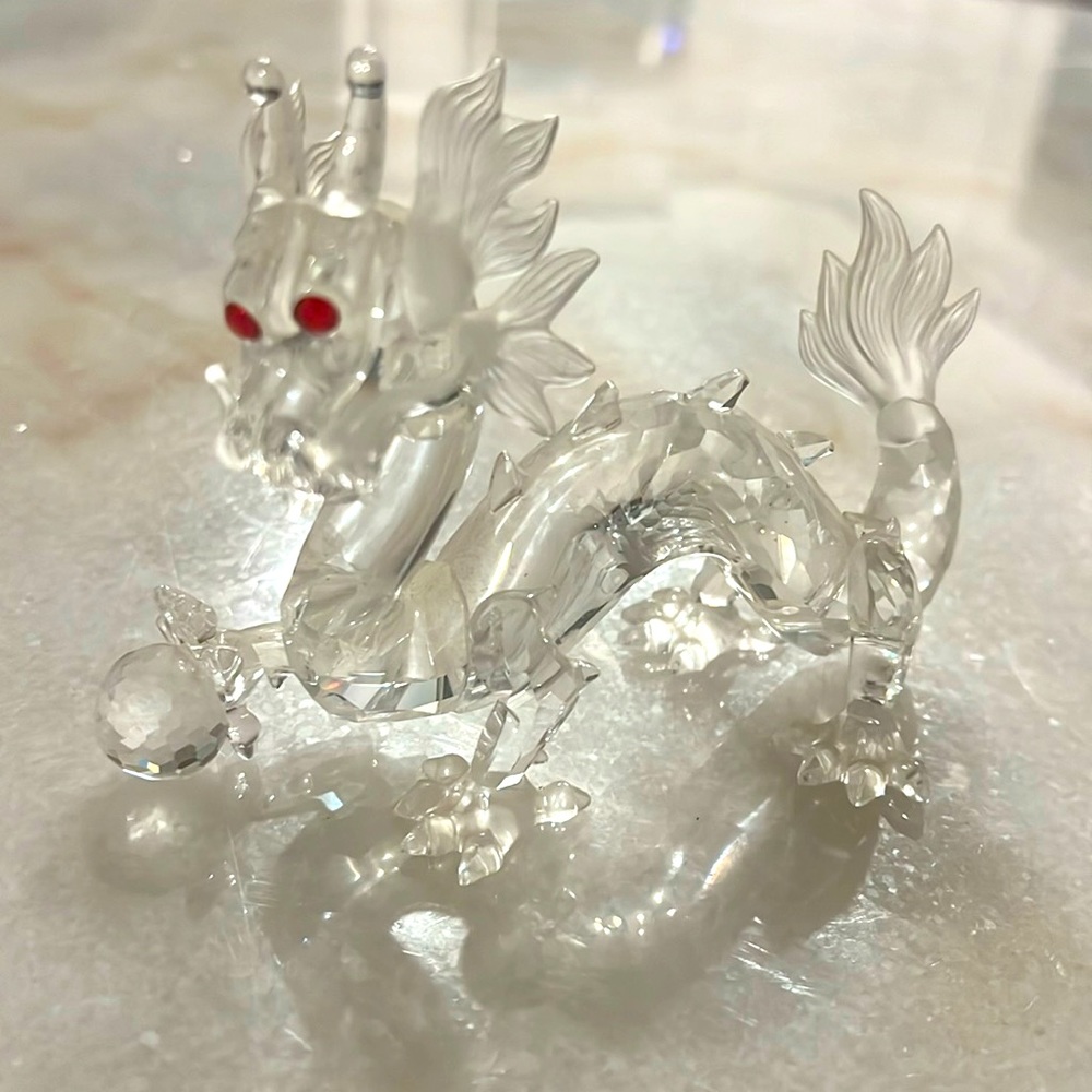 Austrian Crystal
Swarovski Collectors Society 1997 Annual
Edition.
THE Dragon